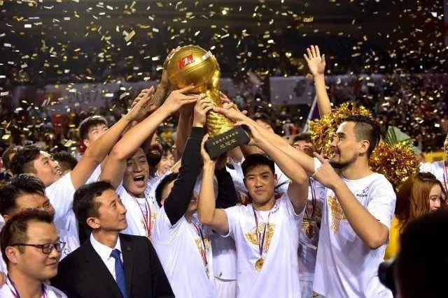 三十年易位：东亚崛起与西方衰退