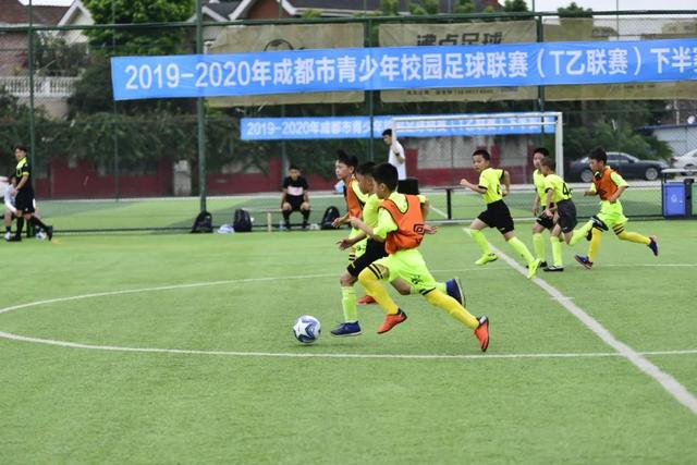 中国男篮14人名单公布：后卫偏多引发争议