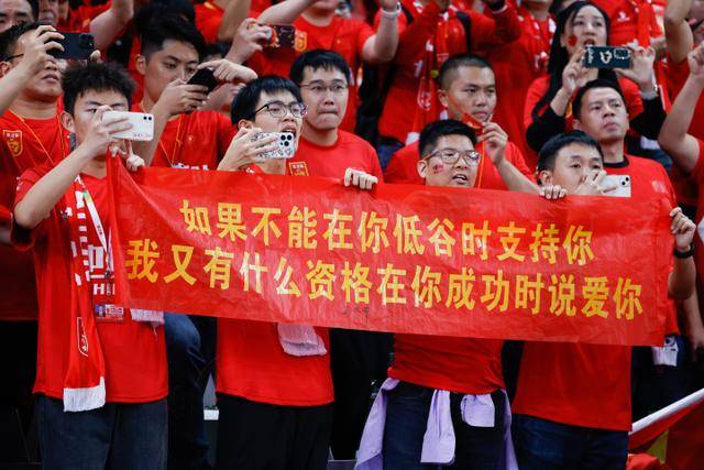 俄军有序撤出红利曼，乌军失守多处据点