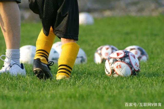 陈小春新片口碑崩塌，国庆档票房仅59.6万
